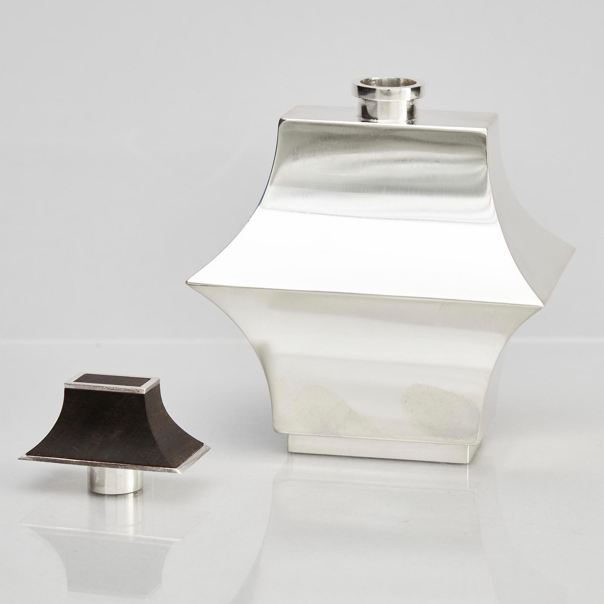 Rolf Lindståhl, a sterling silver bottle with lid, Stockholm 1988.