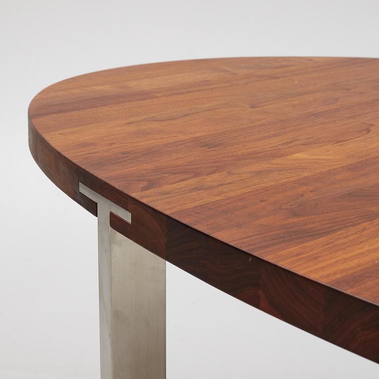 Nissen & Gehl, a 'GM 2152' dining table, Naver Collection/Gramrode Furniture Factory, Denmark, 2005.