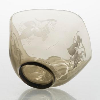 Gunnel Nyman, skål, modell 38/1081 Riihimäki Glassbruk Ab. Osignerad. Formgiven 1938.