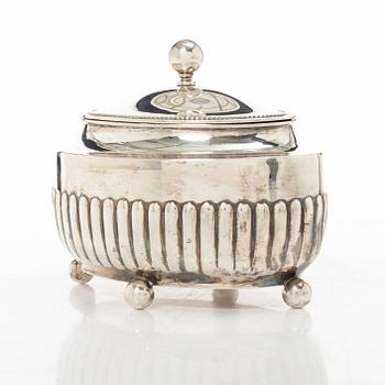 A Swedish silver sugar box, mark of Nils Leonard Dahlström & Co, Örebro 1921.