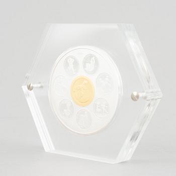 Collector's coin, Astrid Lindgrens kära barn, 1 kilo of silver, numbered 294/750, Mynthuset Sverige 2002.