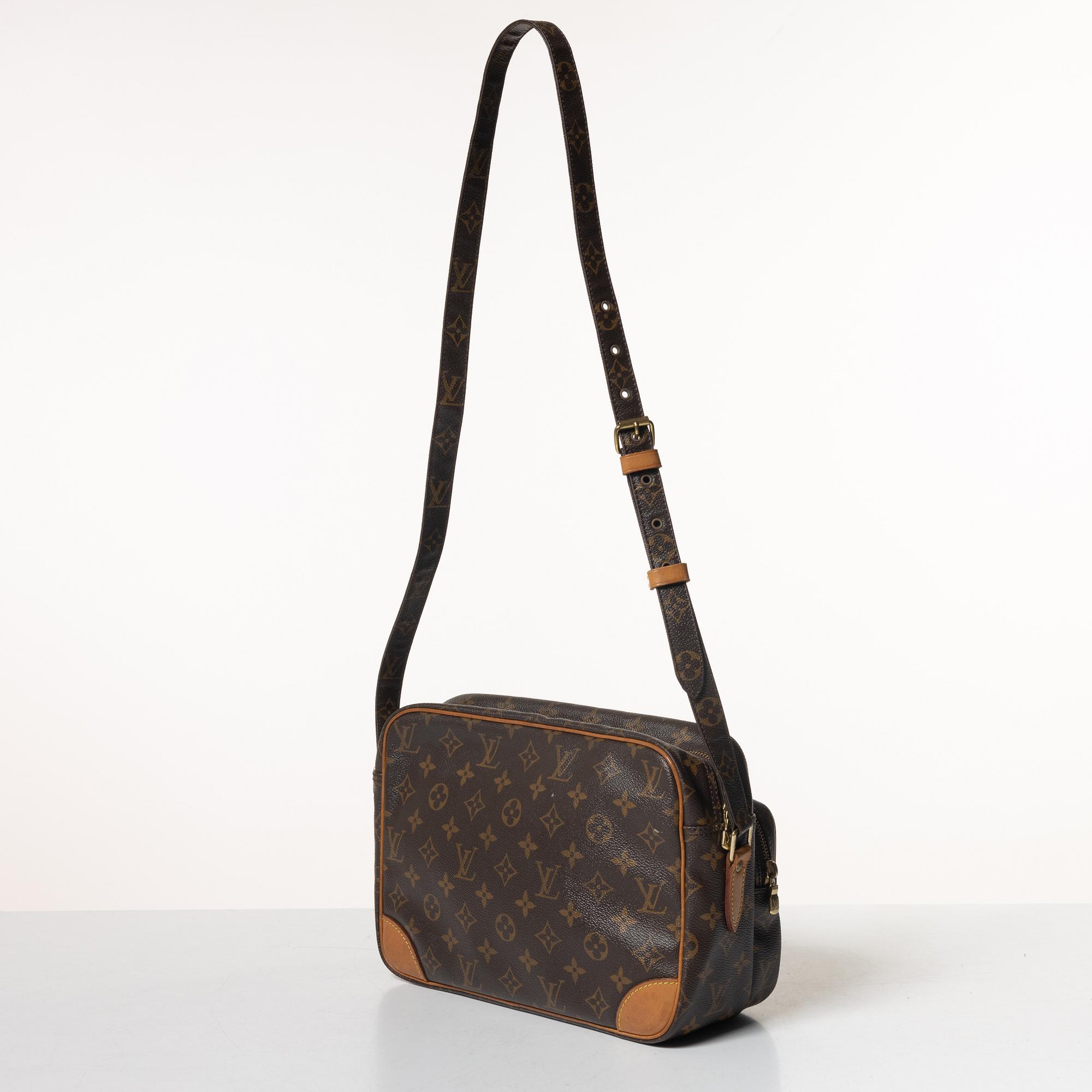 Louis Vuitton, väska, "Nile 28".