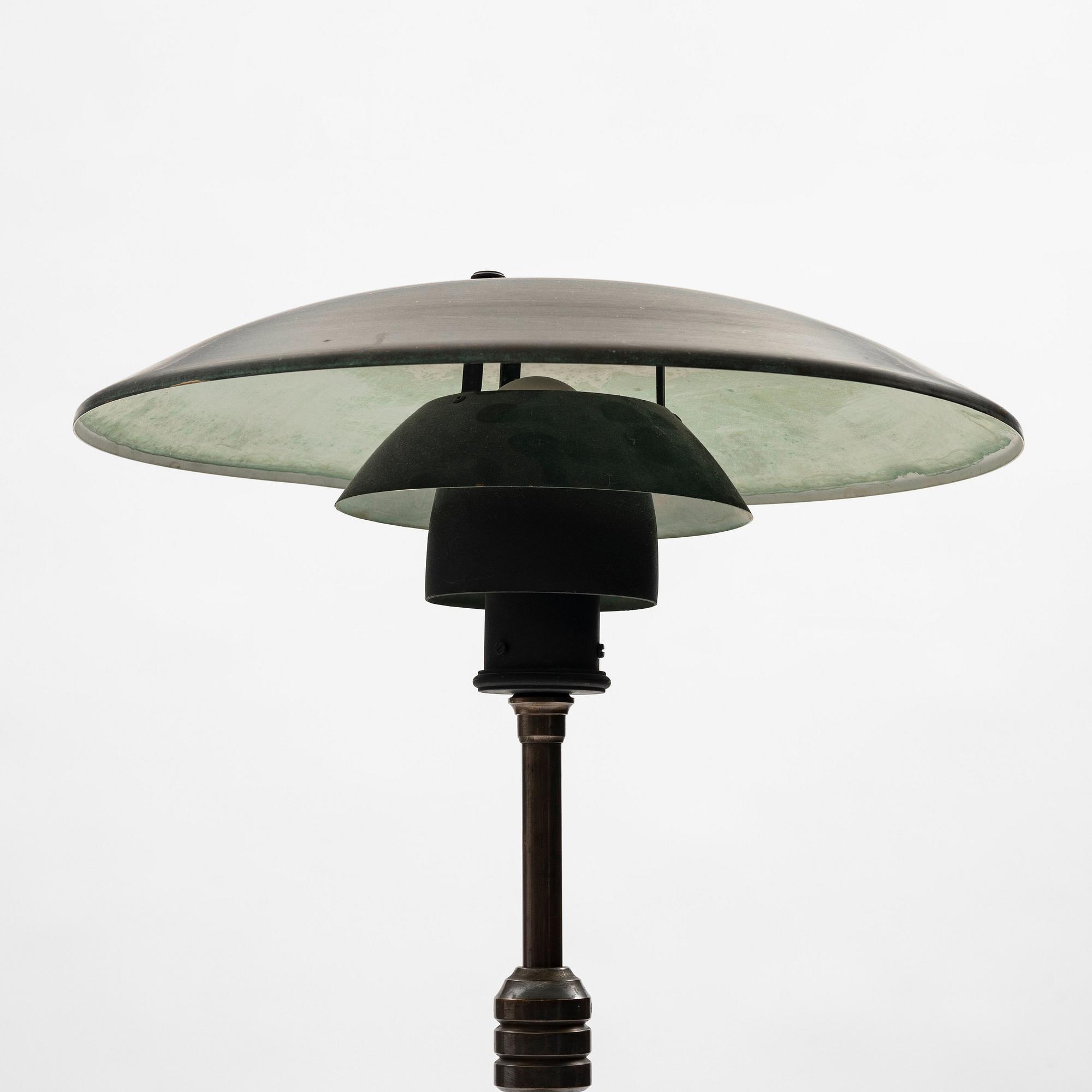 Poul Henningsen, golvlampa, "PH-80", Louis Poulsen, Danmark, 1900-talets mitt.