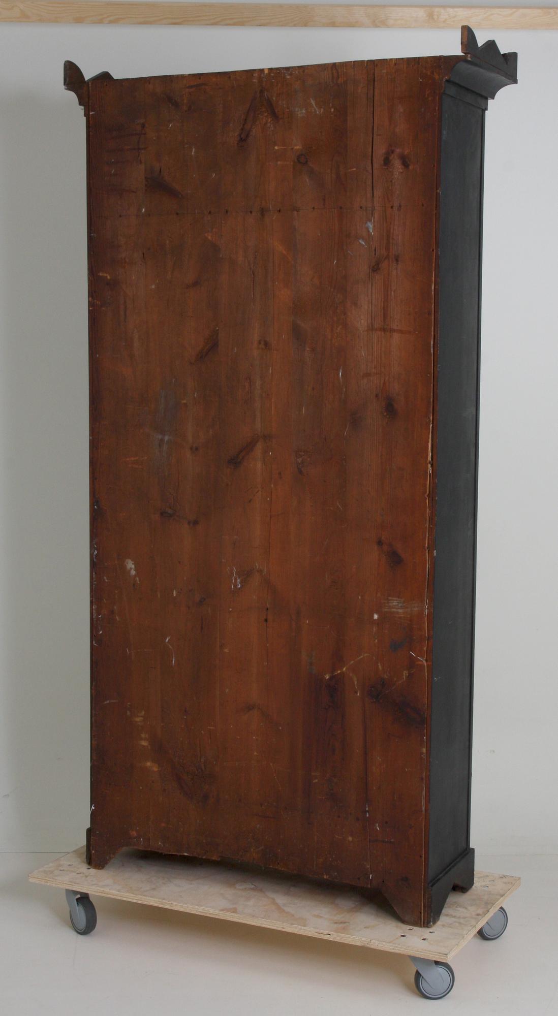 BOKSKÅP, nygotik, 1800-talets mitt.