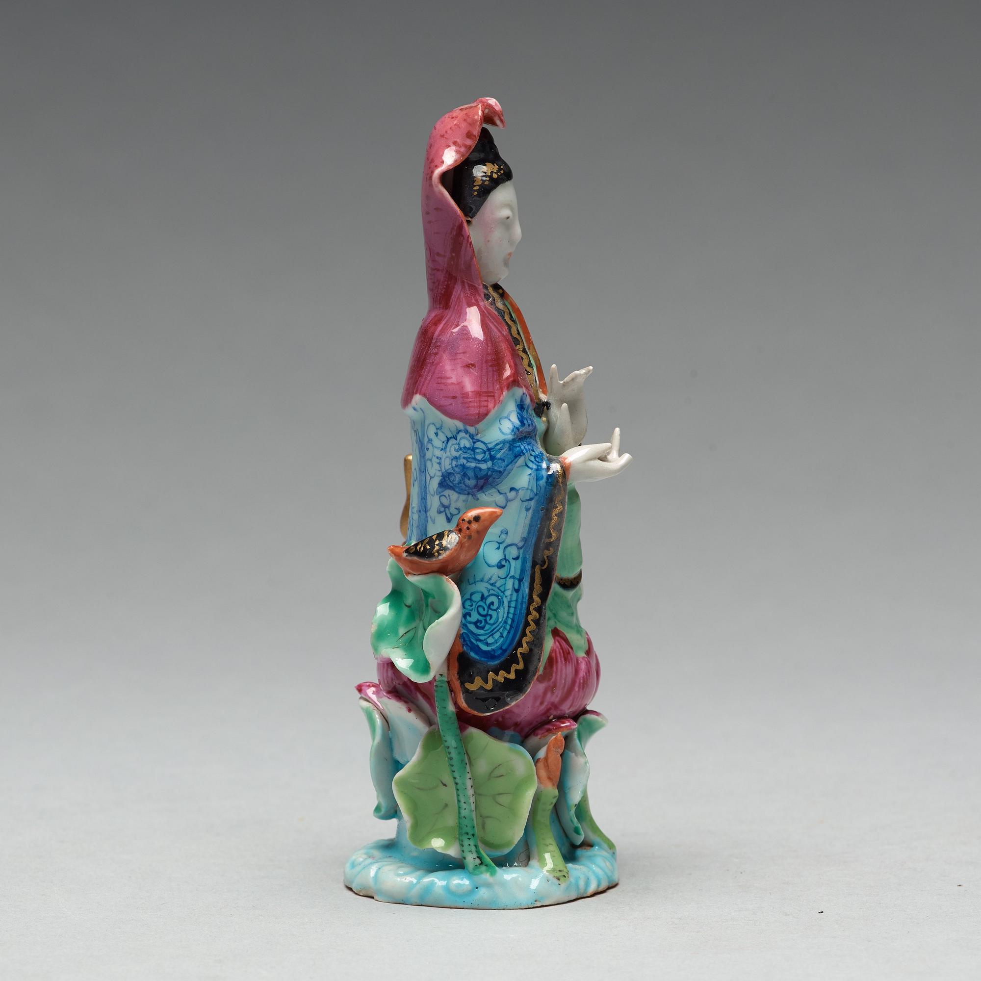 A famille rose figure of Guanyin, Qing dynasty, 19th century.