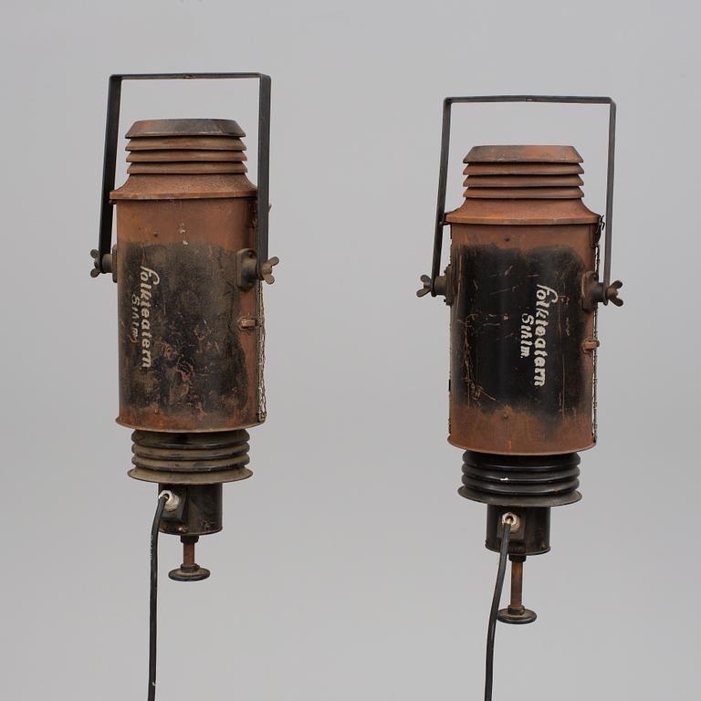 LAMPA/STRÅLKASTARE, 2 stycken, 1900-talets första hälft.