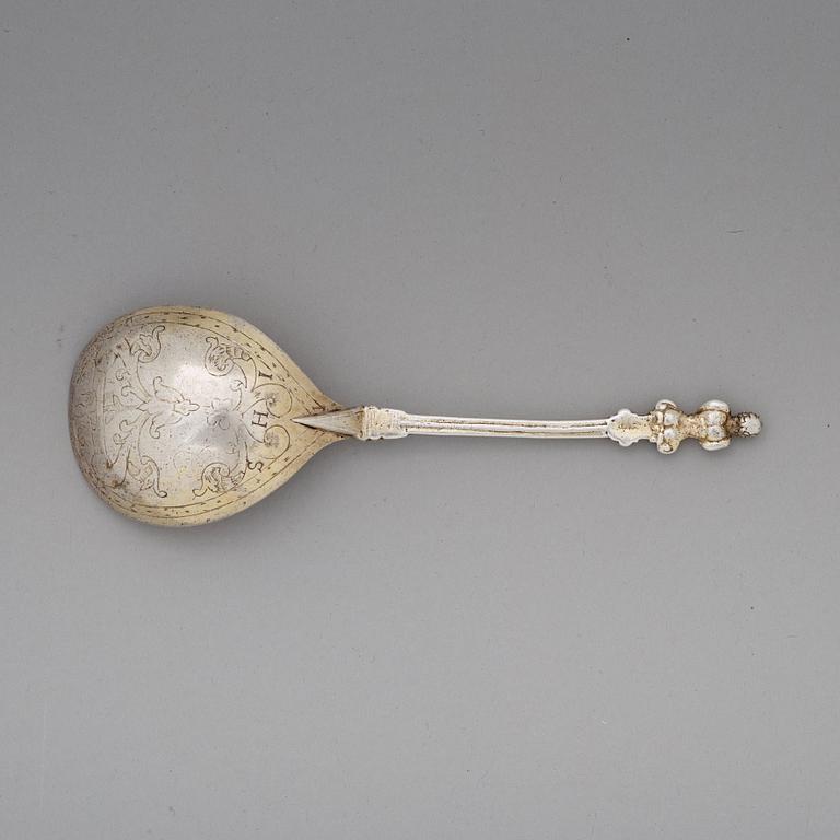 A Scandinavian early 17th century silver-gilt spoon, unmarked.