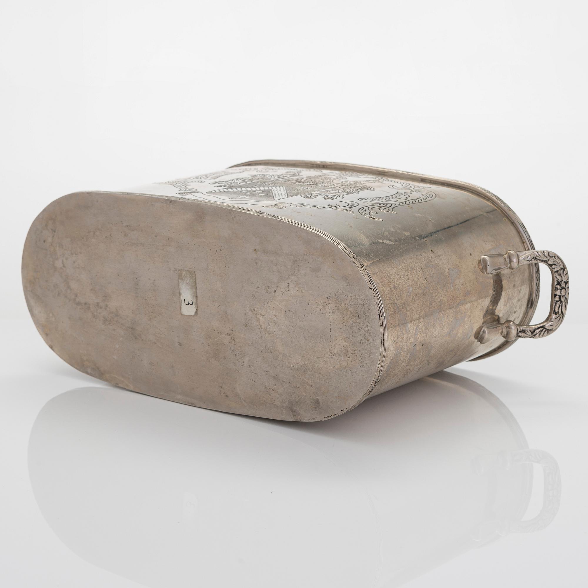 Champagne cooler, for two bottles.