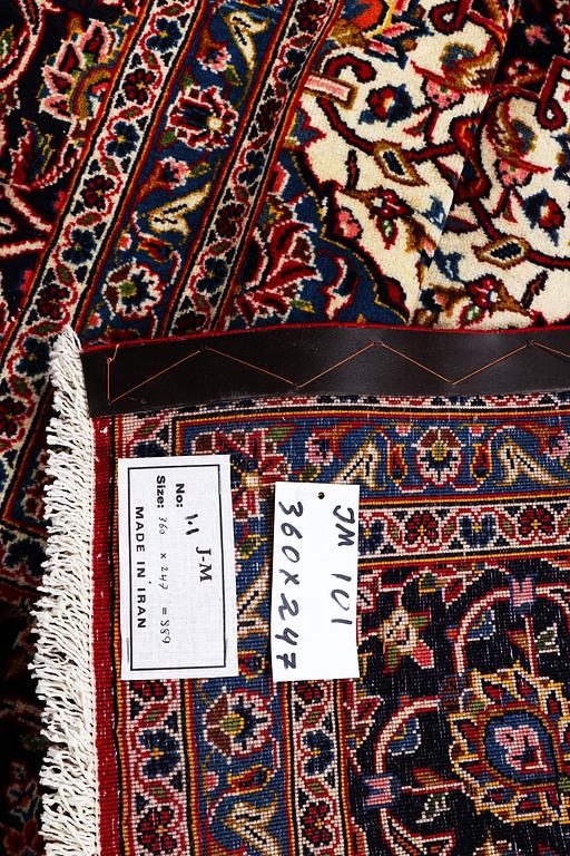 A carpet, Kashan, ca 360 x 247 cm.