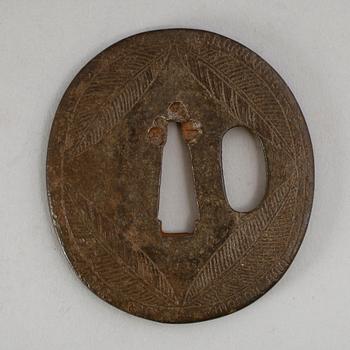 TSUBA, järn, Japan, 1600-/1700-tal.