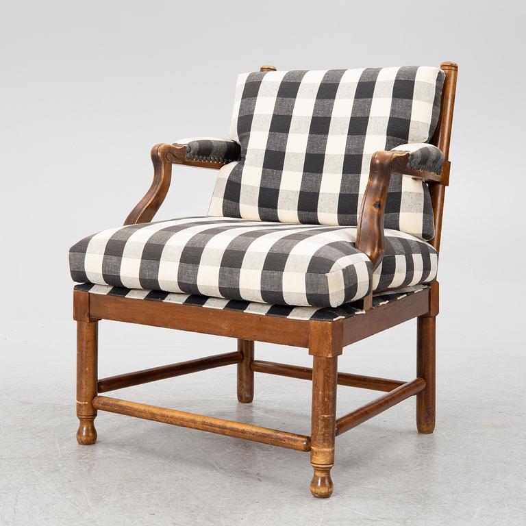 Karmstol sk Gripsholms-fåtölj, 1900-talets första hälft.