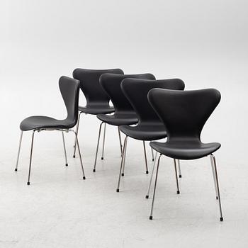 Arne Jacobsen, chairs, set of 5, "The Seven" Fritz Hansen, Denmark, late 20th century.