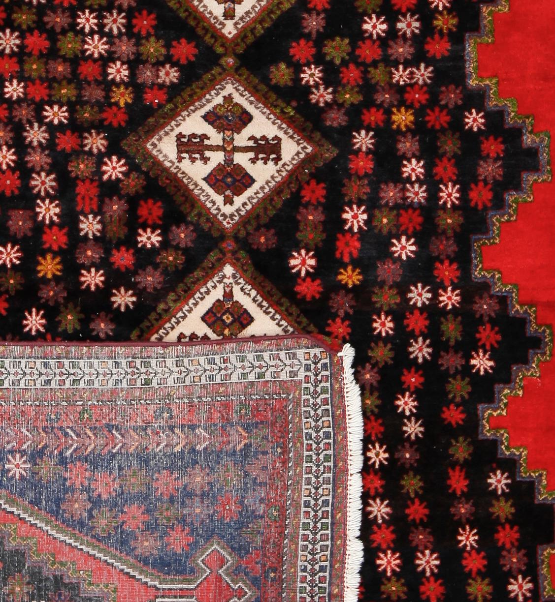 MATTA, orient, ca 235 x 165 cm.
