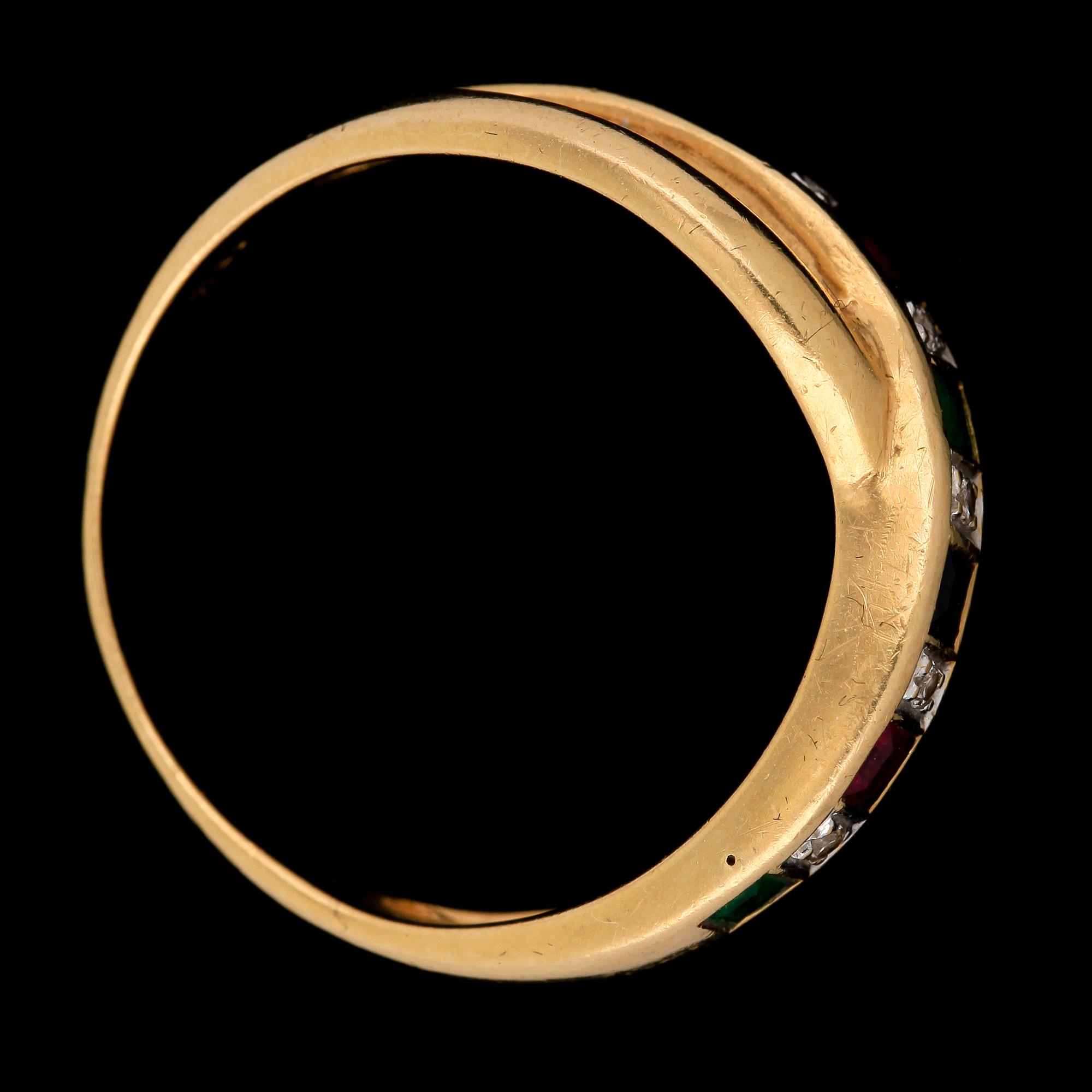 RING, 18k guld med diamant, smaragd, rubin o safir. Vikt 4,2g.