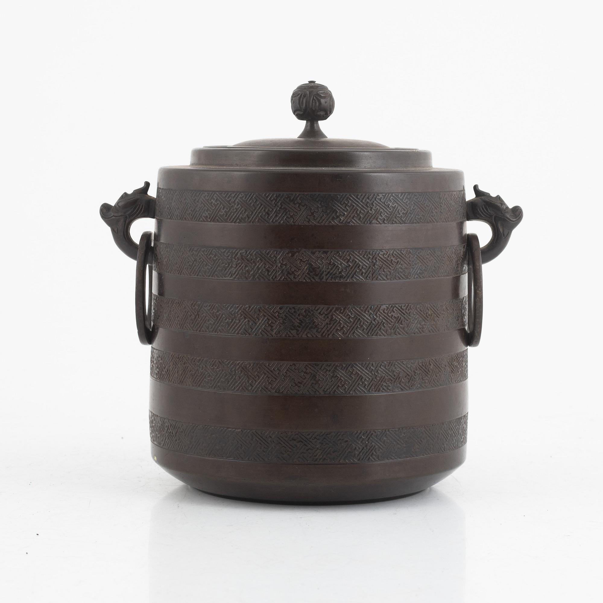 A Japanese bronze jar with cover, Meiji (1868-1912).
