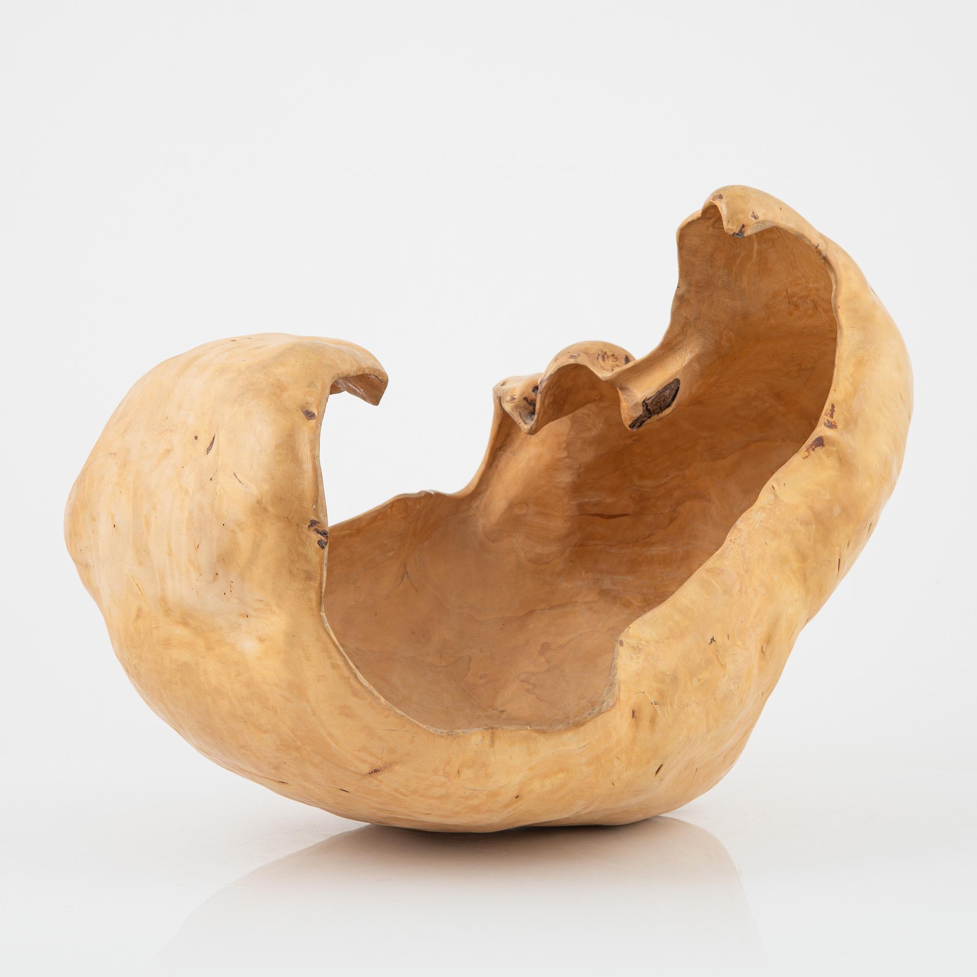 A burr wood bowl, 20th century.