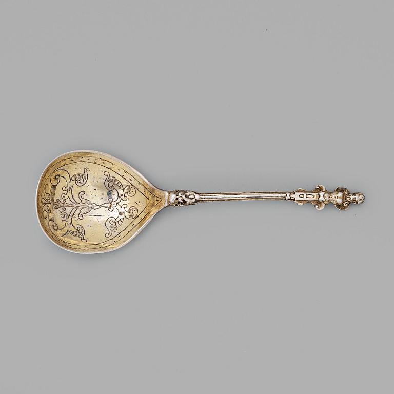 A Scandinavian early 17th century silver-gilt spoon, unmarked.