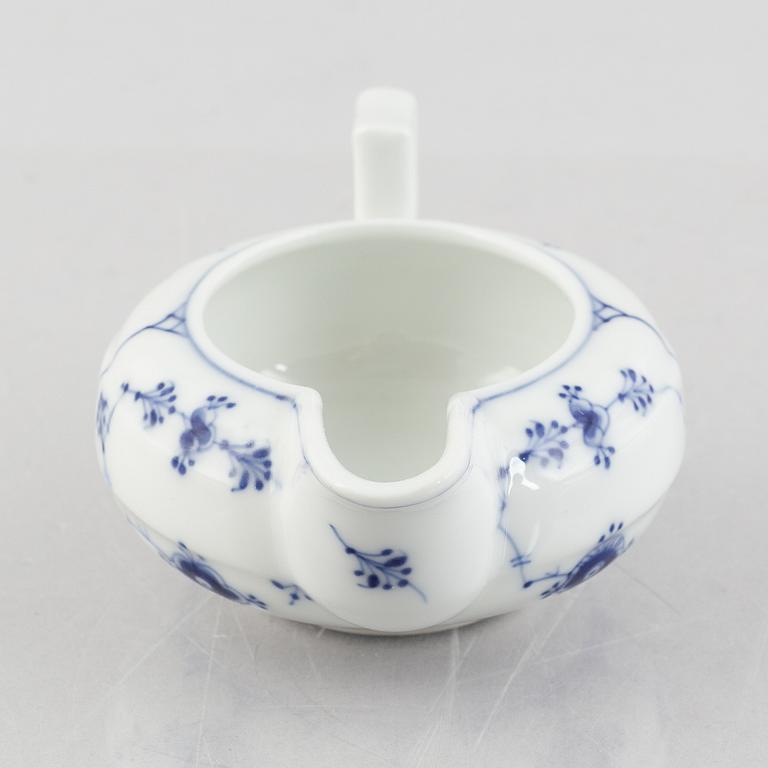 A 'Musselmalet' porcelain creamer, Royal Copenhagen, model 56, 1898-1923.