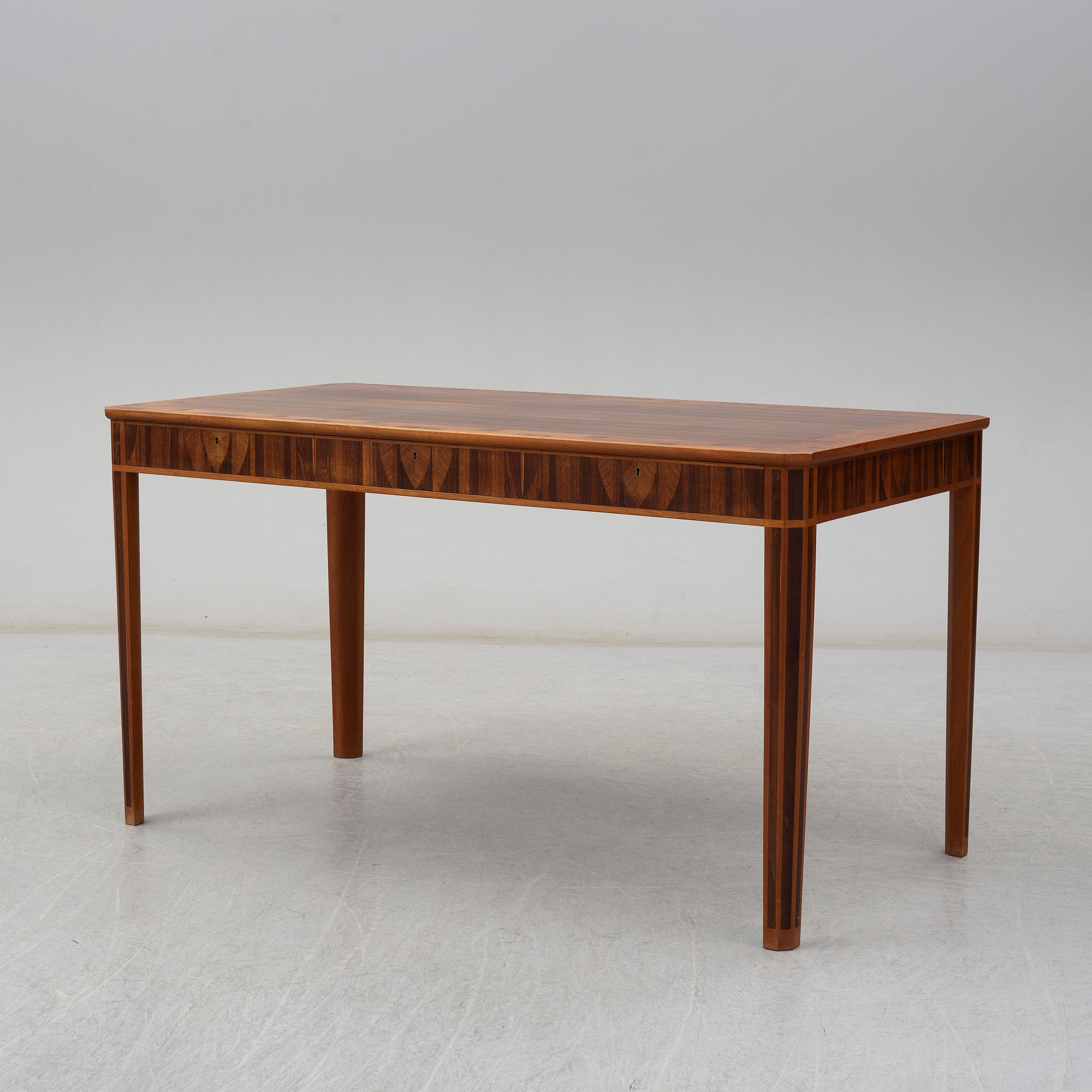 CARL MALMSTEN, skrivbord, daterad 1979.