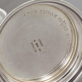 BRANSCH, Stockholm 1948, vas av silver. Vikt ca 293 gram.