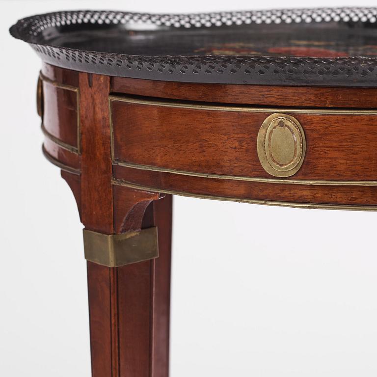 A late Gustavian mahogany, brass-mounted and tôle-peinte tray table by A. Lundelius (master in Stockholm 1778-1823).