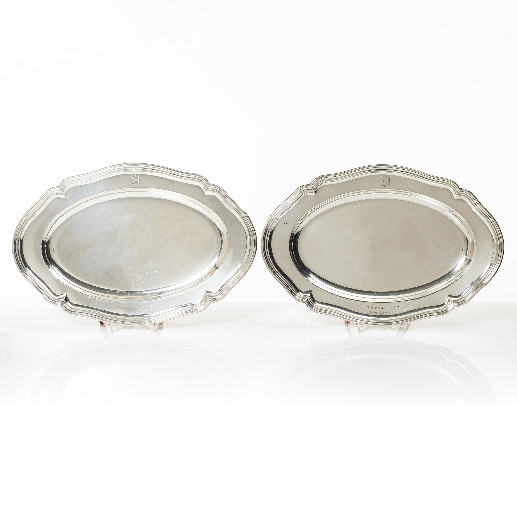 A pair of silver dishes, import mark of CG Hallberg, Stockholm/Malmö 1923.