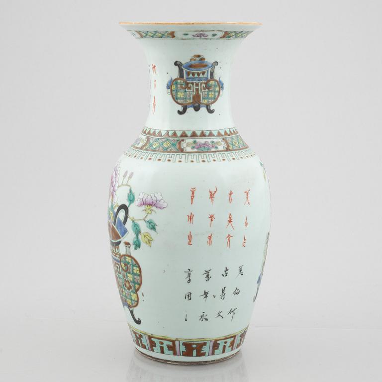 Vas, porslin, Kina, tidigt 1900-tal.
