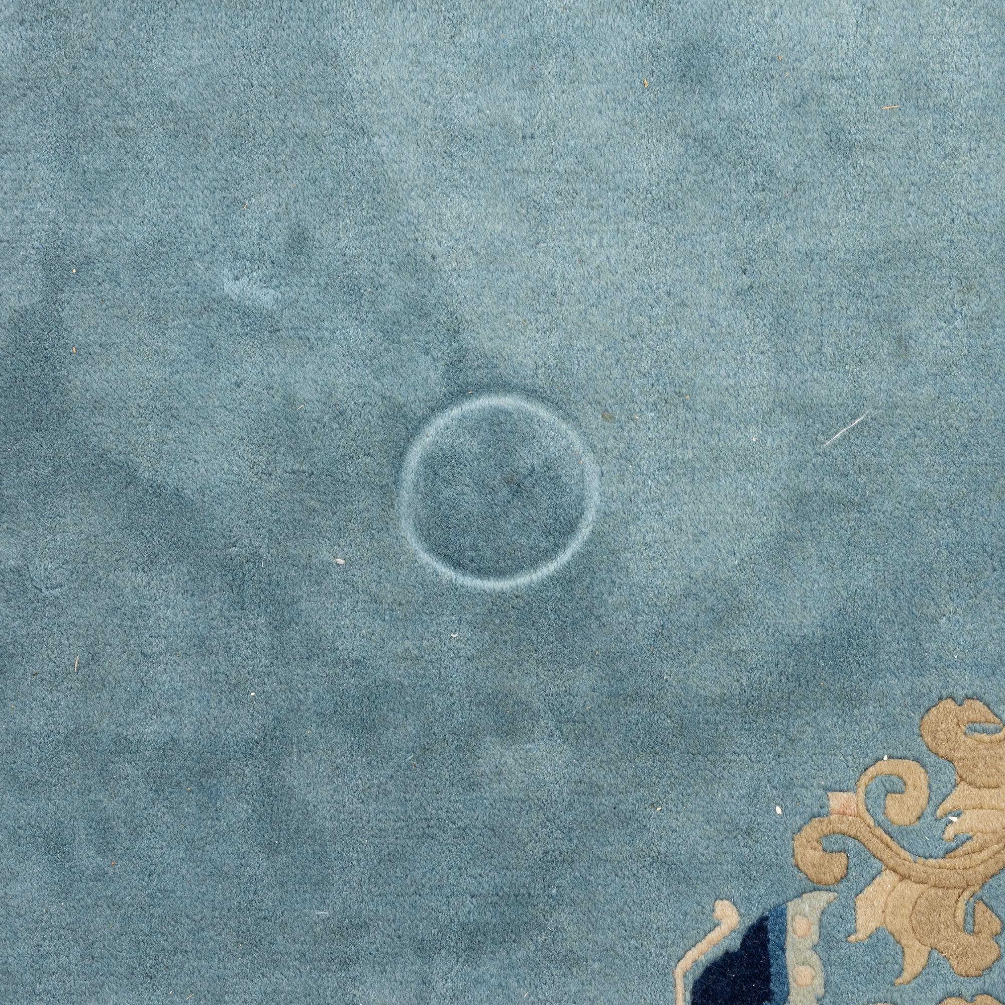 Matta, Kina, antique finish, ca 350 x 250 cm.