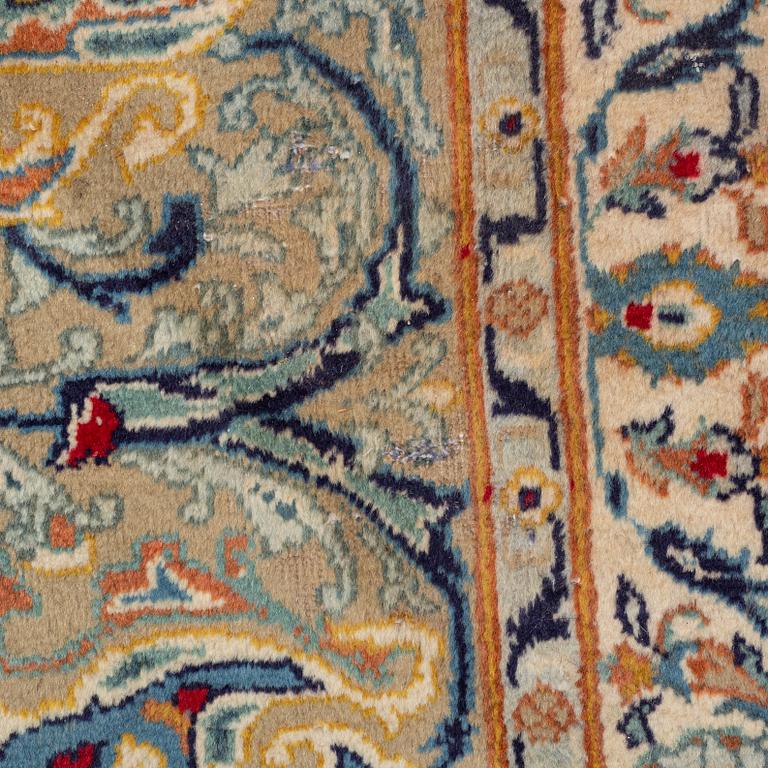A signed Kashan, carpet ca 450 x 335 cm.