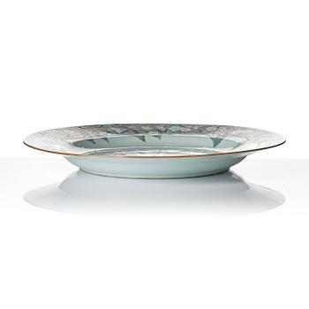 A famille rose serving dish and six dinner plates, Qing dynasty, Qianlong (1736-95).
