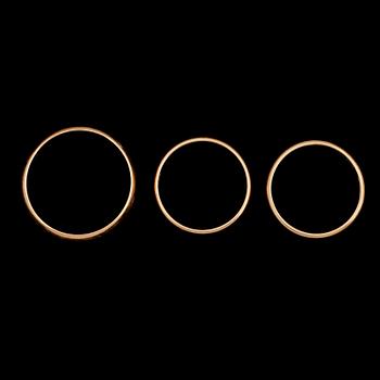 RINGAR, 3 st, 18k guld, svenska stämplar. Vikt ca 11 g.