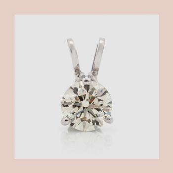 1420. PENDANT, with a 1.03 ct brilliant-cut diamond, Q-R/IF.