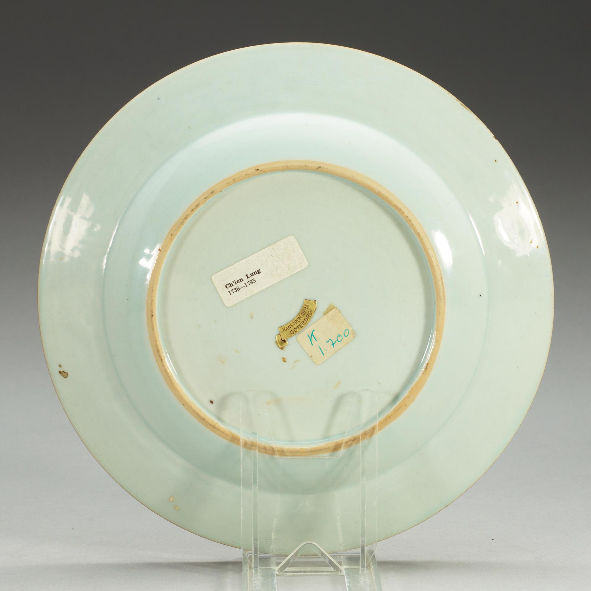A 'European Subject' dinner plate depicting the Judgement of Paris, Qing dynasty, Qianlong (1736-95).