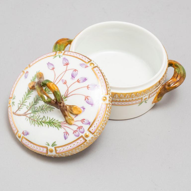 ROYAL COPENHAGEN, a 'Flora Danica' porcelain sugar bowl and cover, Deanmark 1963.