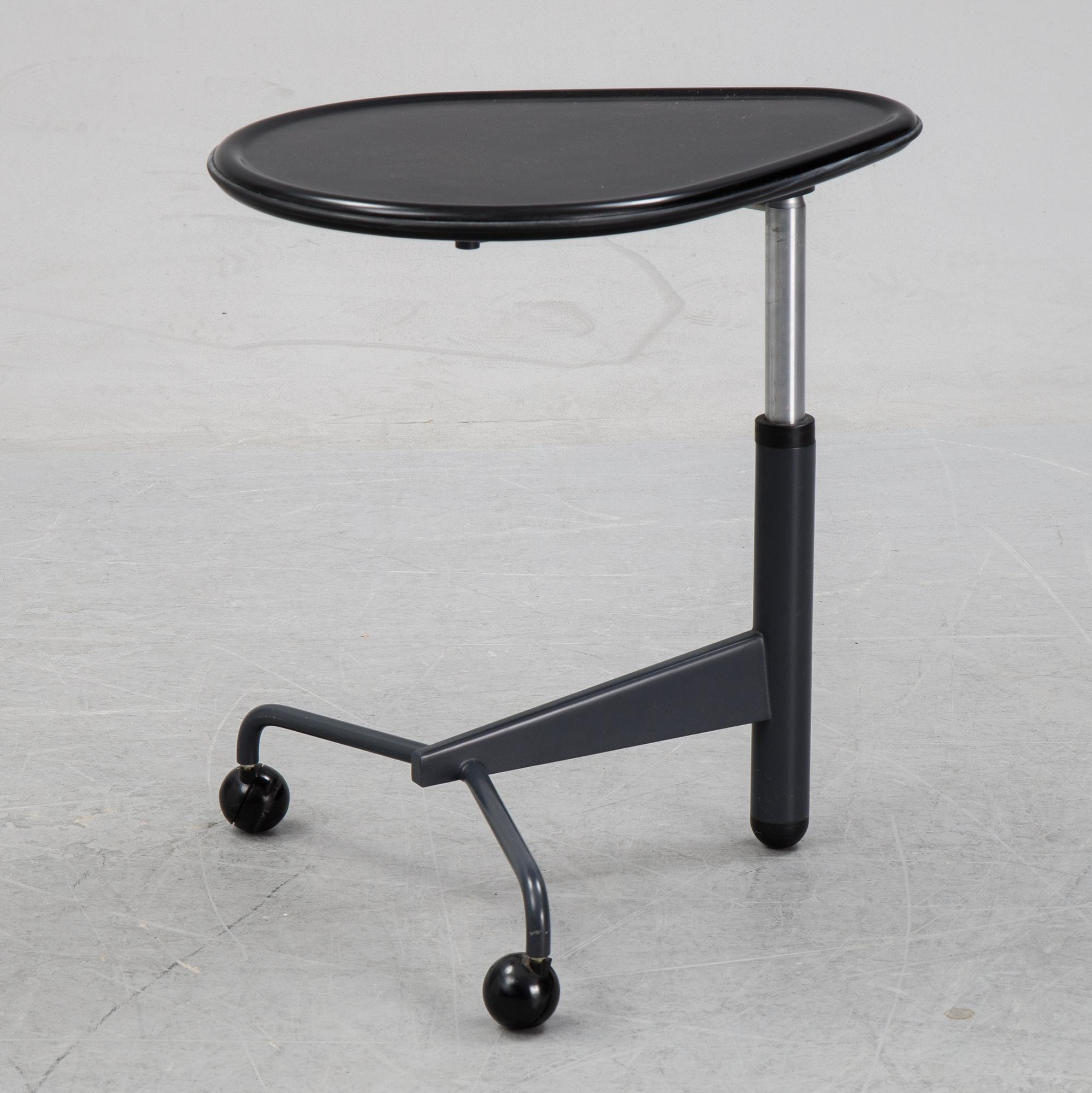 Toshiyuki Kita, bord, "Kick", Cassina, Italien, modell lanserad 1983.