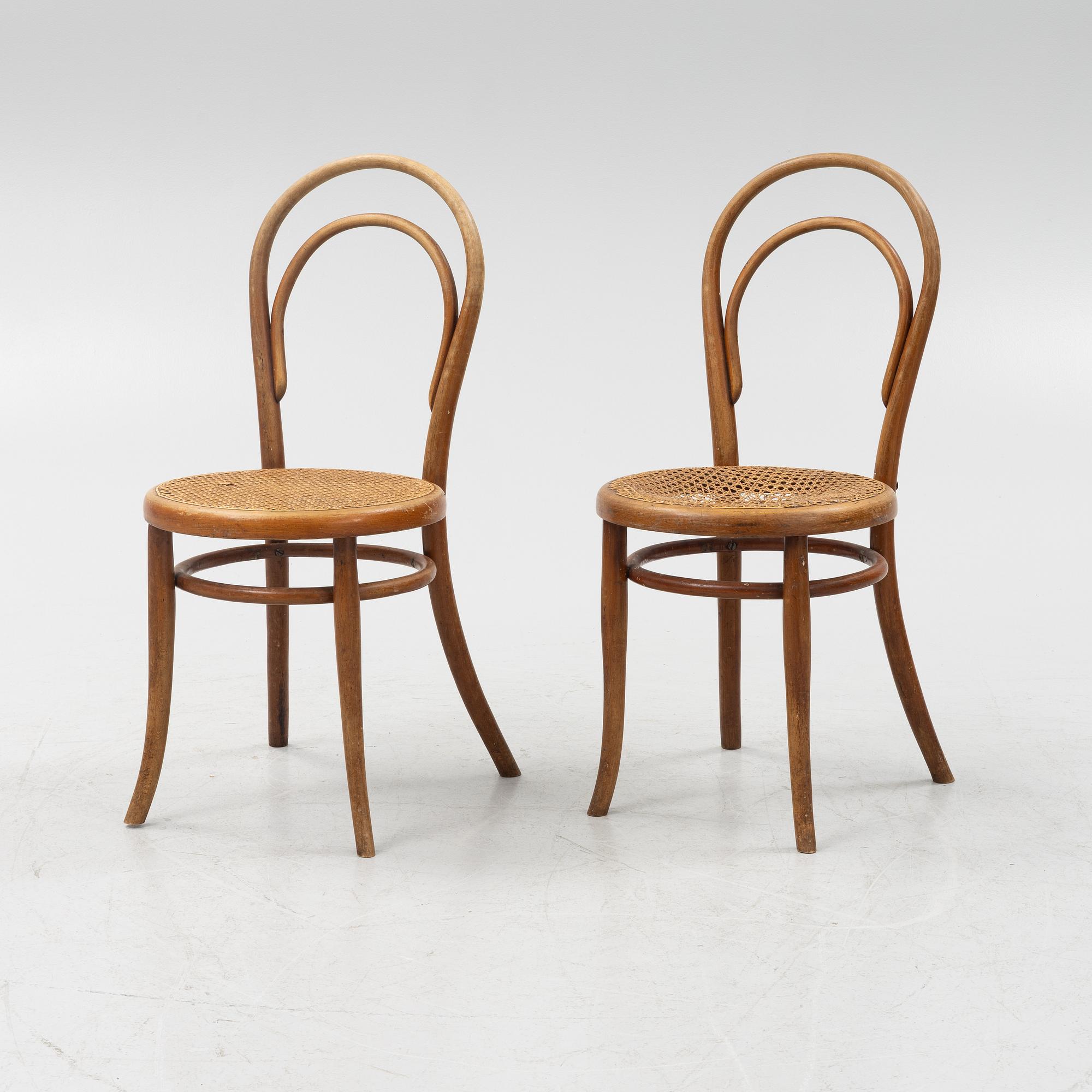 Five Thonét chairs No 14, Vienna around 1900.