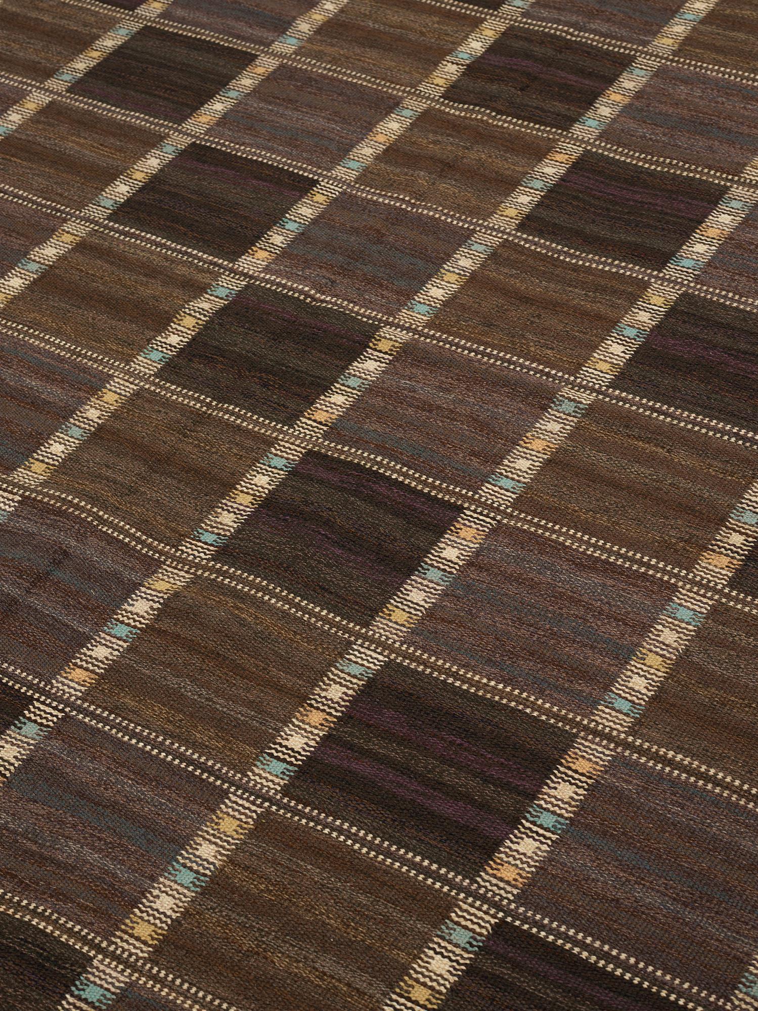 Barbro Nilsson, Matta, "Falurutan mörk", rölakan, ca 278 x 198-202 cm, signerad AB MMF BN.