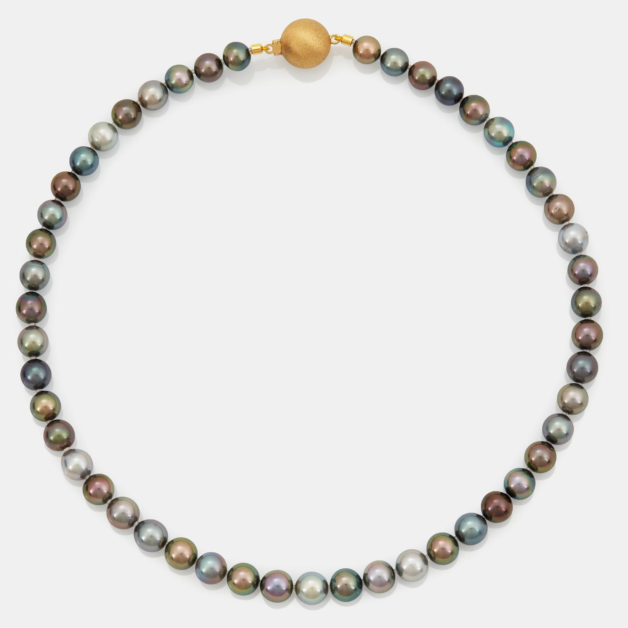 A Tahitian cultured pearl necklace.