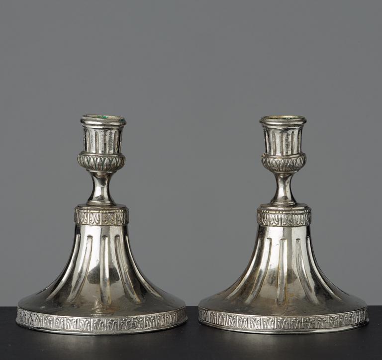 LJUSSTAKAR, ett par, gustavianska, 1700-talets slut.