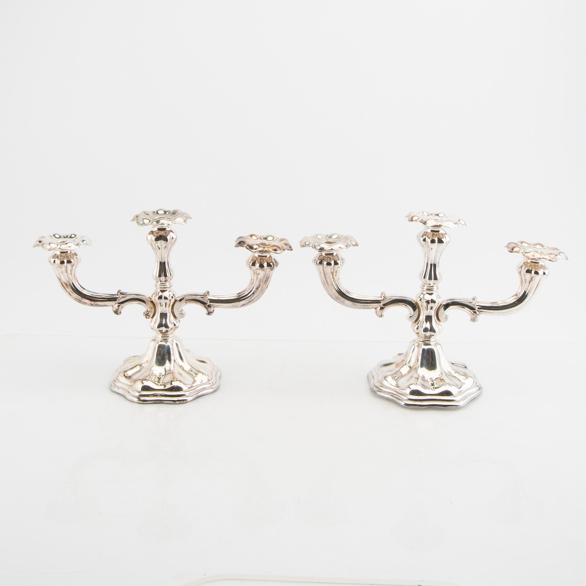 Kandelabrar ett par rokokostil silver CG Hallberg Stockholm 1935.