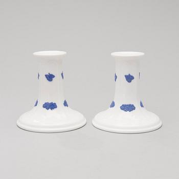 A 43-piece porcelain dinnerware set, "Blå blom", Gustavsberg.