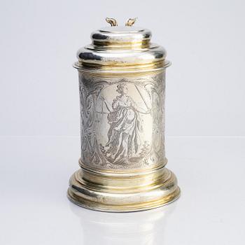 Walter Kopman, dryckeskanna, delvis förgyllt silver, Hamburg (verksam 1649-1688). Barock.