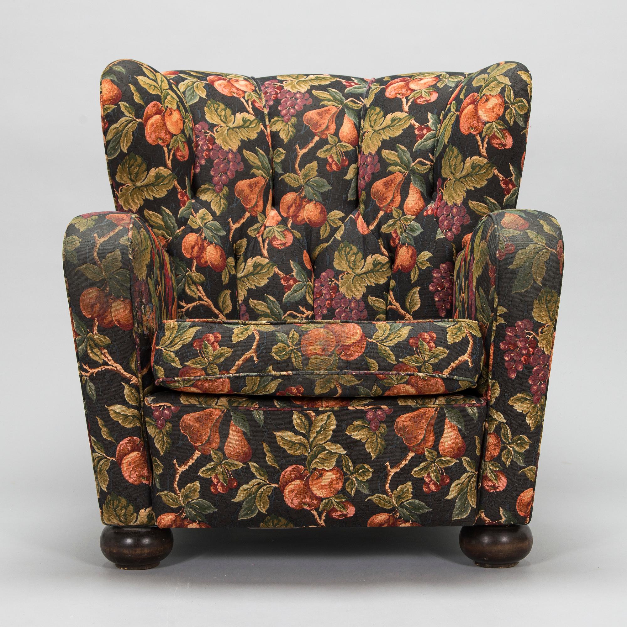 A mid-20th century armchair.