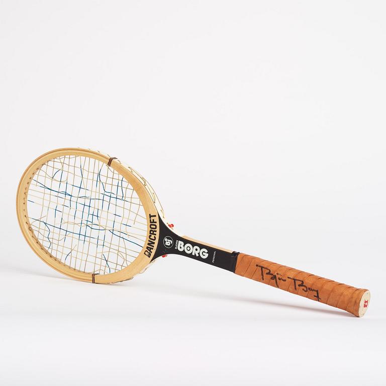 Tennisracket, Bancroft. Speciellt framtaget träracket. Signerad Björn Borg.