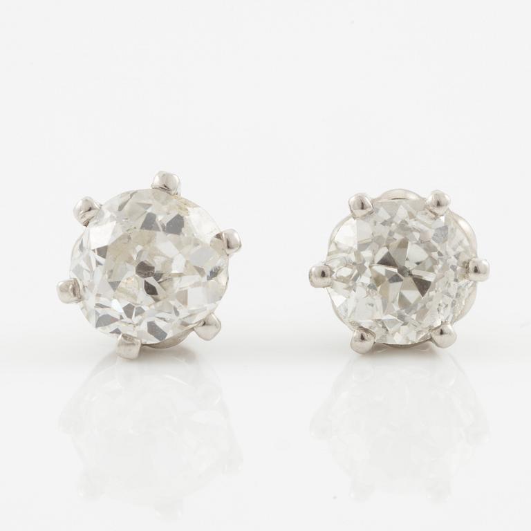 Earrings, a pair, Atelier ajour, platinum with old-cut diamonds.