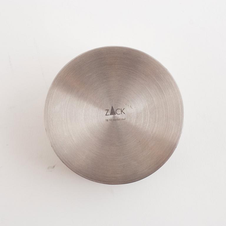 A set of eight stainless steel kitchen objects, 6 marked ZACK.