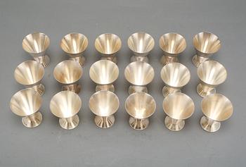 COCTAILGLAS, 18 st, silver, Wiwen Nilsson, Lund, 1942 - 1964. Vikt ca 1400 g.