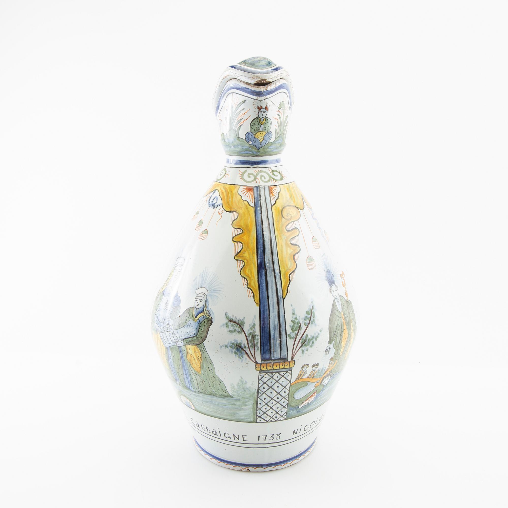 Jug with lid, copy after an older model/20th century faience.