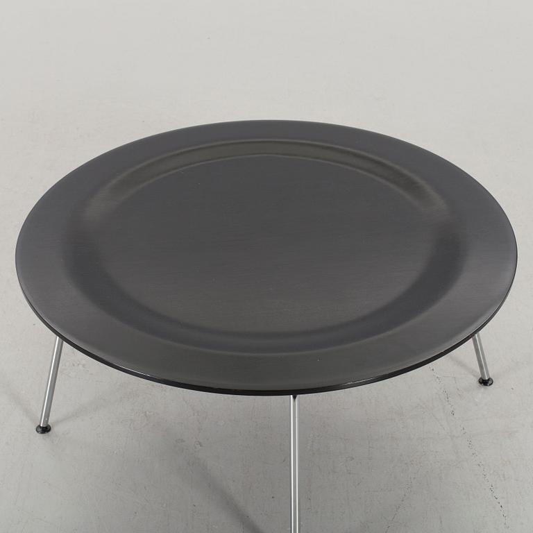 CHARLES & RAY EAMES. Soffbord.  Plywood group CTM.