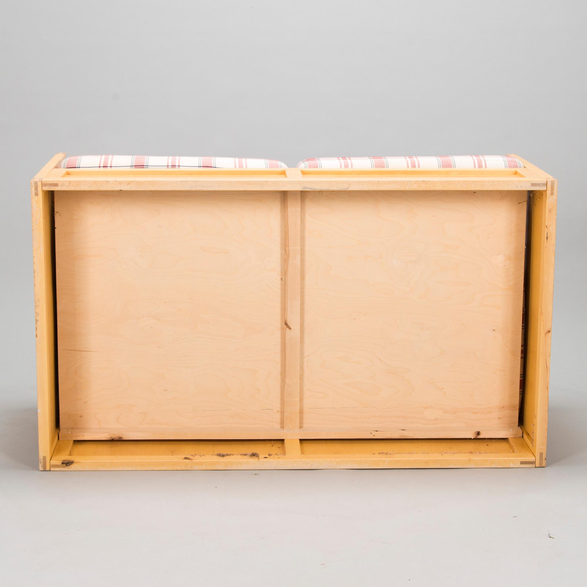 Ben af Schultén, sofa, model 557, Artek, Finland, late 20th century.